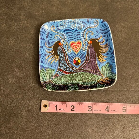 Canadian Designs Leah Dorion "Breath Of Life" Porcelain Trinket Tray - Picture 4 of 4